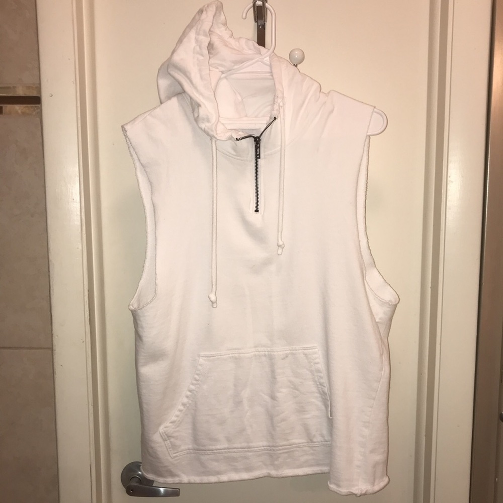 Muscle tee